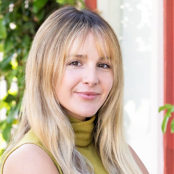 Meet your Posher, Emily - Picture 1 of 1